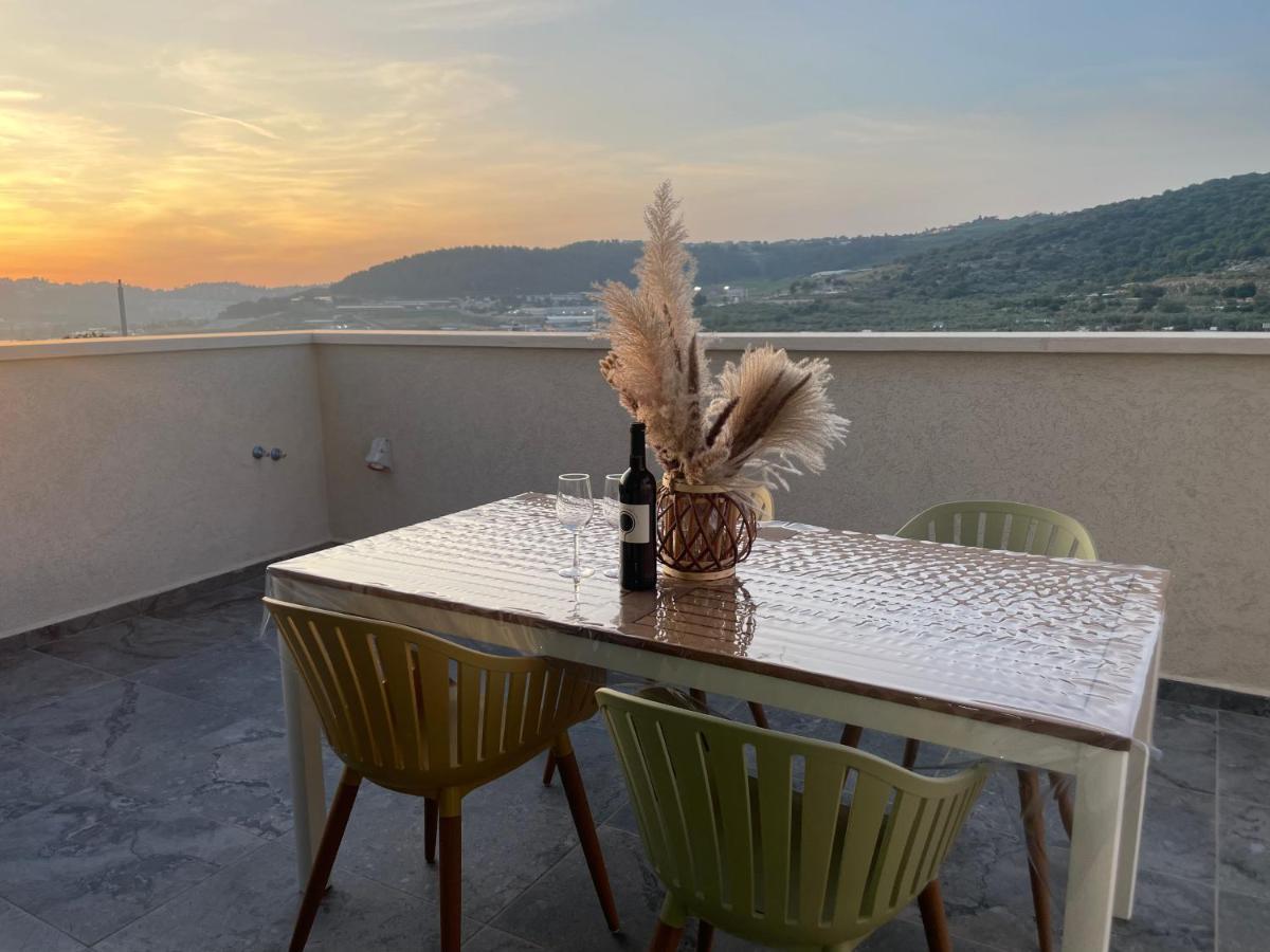 Hotel סוויטות נוף שקיעה Peqi'in Hadasha Esterno foto